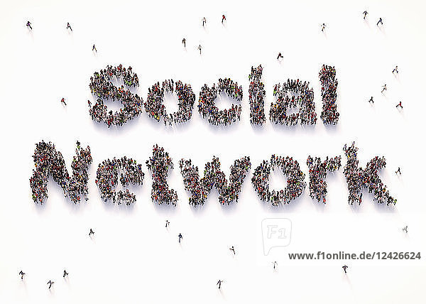 Draufsicht auf Menschen  die das Wort soziales Netzwerk bilden.