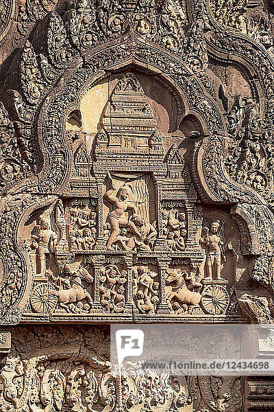Detaillierte Schnitzereien an der Fassade eines Tempels am Banteay Srei in Angkor  UNESCO-Weltkulturerbe  Siem Reap  Kambodscha  Indochina  Südostasien  Asien
