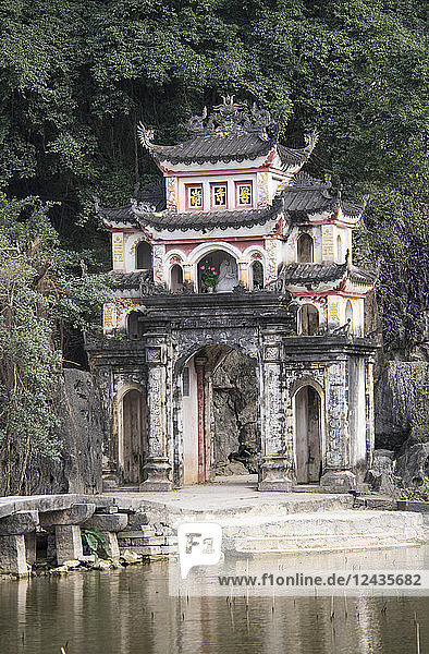 Das Tor zur Bich-Dong-Pagode  Bezirk Hoa Lu  Provinz Ninh Binh  Vietnam  Indochina  Südostasien  Asien