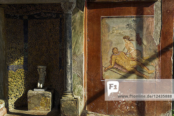 Haus des Octavius Quartio biclinium Fresko (Wandmalerei) von Pyramus und Thisbe am Haus des Loreius Tiburtinus  Pompeji  UNESCO-Weltkulturerbe  Kampanien  Italien  Europa