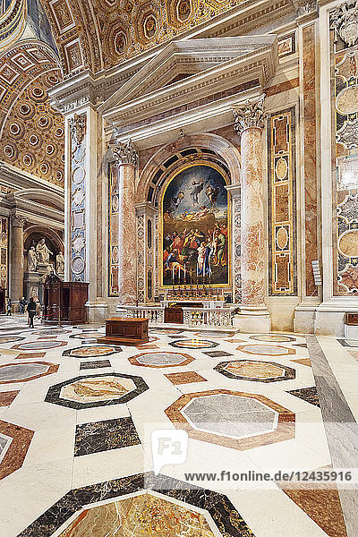 Altare de San Pietro Detto Della Bugi  St. Peter's Basilica (Basilica di San Pietro)  UNESCO World Heritage Site  Vatican City  Rome Lazio  Italy  Europe