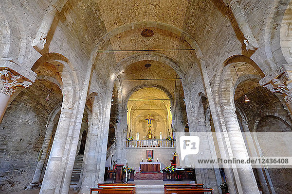 Der Duomo di San Leone  die romanische Kathedrale von San Leo  Provinz Rimini  Emilia Romagna  Italien  Europa