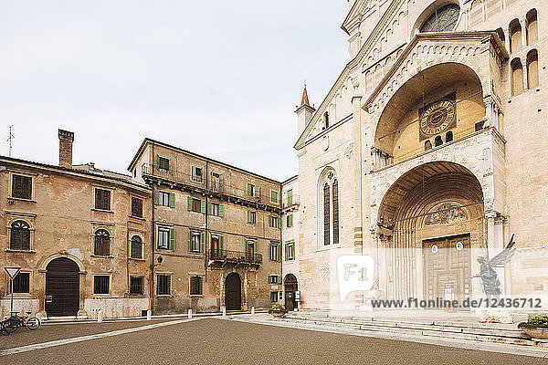 Außenansicht des Doms (Cattedrale Santa Maria Matricolare)  Verona  Provinz Venetien  Italien  Europa