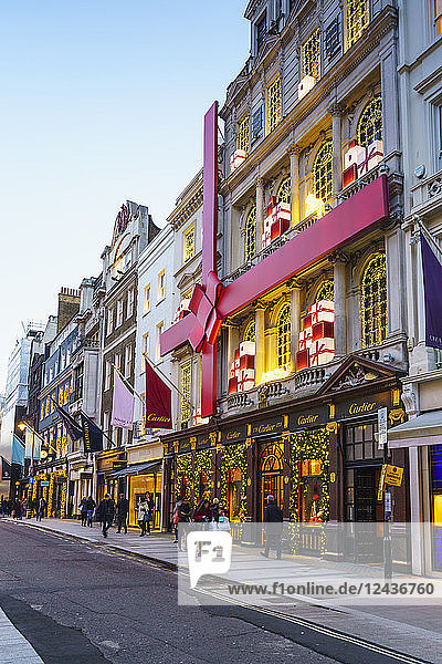 Weihnachtsdekoration im Cartier-Geschäft  New Bond Street  London  England  Vereinigtes Königreich  Europa