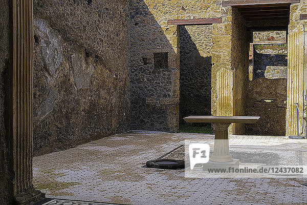 Atrium der Casa del Frutteto  Überreste des Hauses des Obstgartens nach dem Vulkanausbruch des Vesuvs im Jahr 79 n. Chr.  Pompeji  UNESCO-Weltkulturerbe  Kampanien  Italien  Europa
