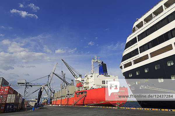 Frachtschiff  Hafen Corinto  Provinz Chinandega  Nicaragua  Mittelamerika