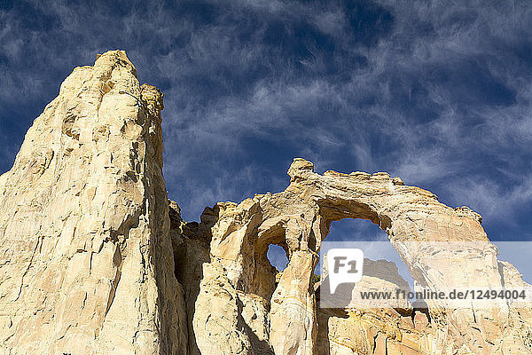 Grosvenor Arch und Wolken  Grand Staircase Escalante National Monument  Tropic  Utah.