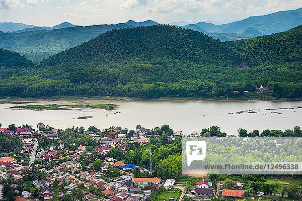 Luftaufnahme von Luang Prabang am Mekong  Provinz Louangphabang  Laos