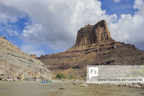 Rafter nehmen eine Stromschnelle im Desolation Canyon am Green River in Utah in Angriff.