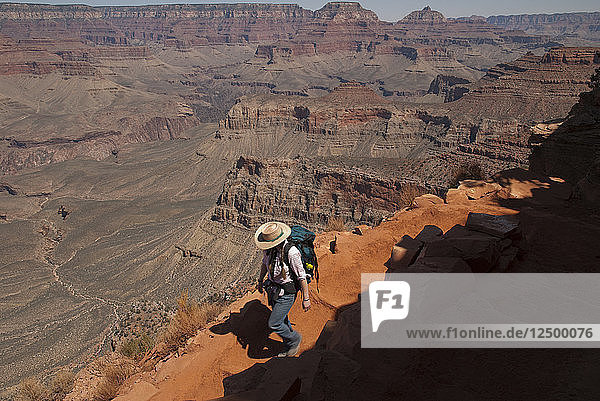 Wanderung auf dem Kaibab Trail des Grand Canyon  South Rim. Grand Canyon National Park  Arizona.