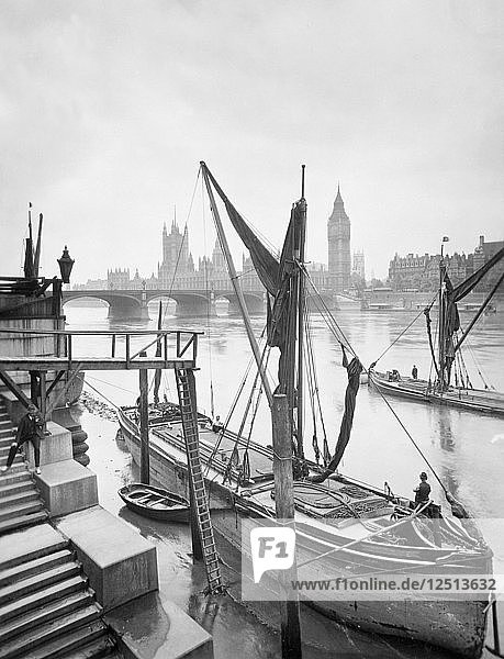 Houses of Parliament from the River Thames  Lambeth  London  c1920s. Artist: George Davison Reid