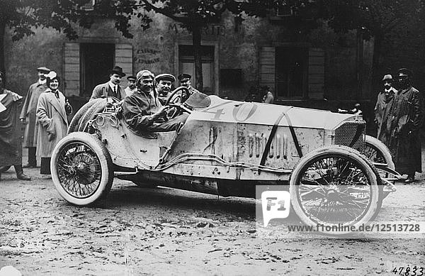 Mercedes  der beim Großen Preis von Frankreich 1914 den dritten Platz belegte. Künstler: Unbekannt