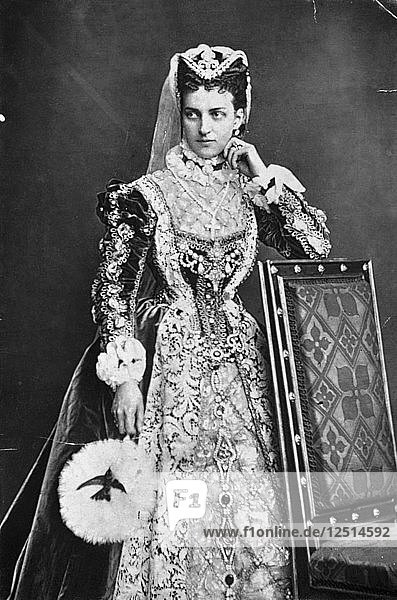 Die Prinzessin von Wales  verkleidet als Maria  Königin der Schotten  auf dem Waverley-Ball 1871. Künstler: Unbekannt