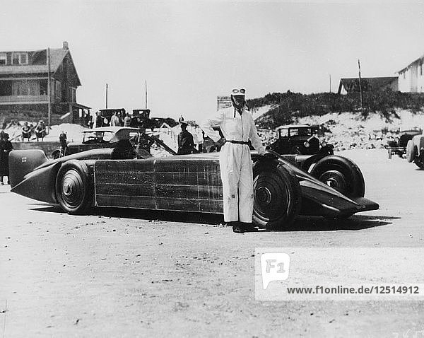 Henry Segrave mit dem Goldenen Pfeil  Daytona Beach  Florida  USA  1929. Künstler: Unbekannt