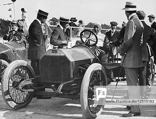 1909 Lancia Beta  WL Stewart am Steuer  ca. 1909-c1920. Künstler: Unbekannt