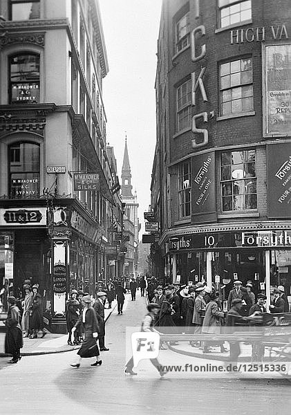 Cheapside  City of London  um 1920. Künstler: George Davison Reid
