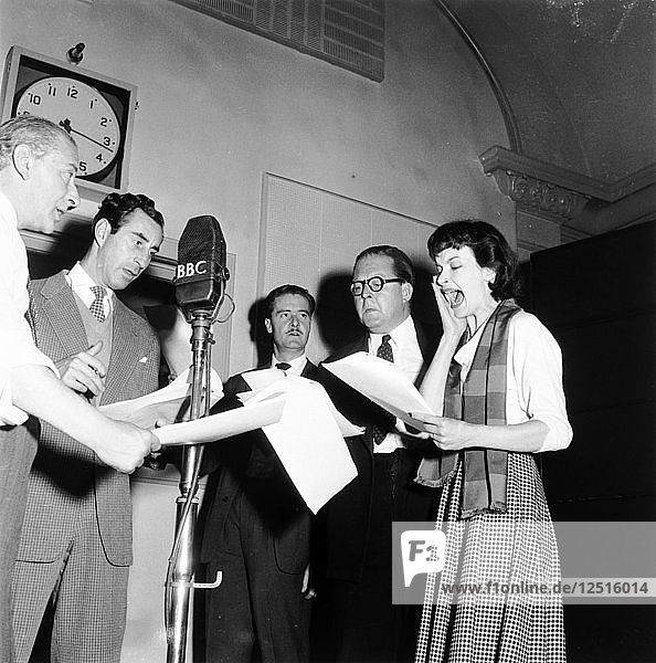 BBC-Studio  London  1953. Künstler: Henry Grant