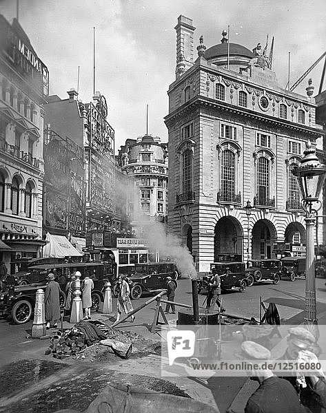 Baustelle am Piccadilly Circus  Nordseite  Westminster  London  (um 1910). Künstler: Unbekannt