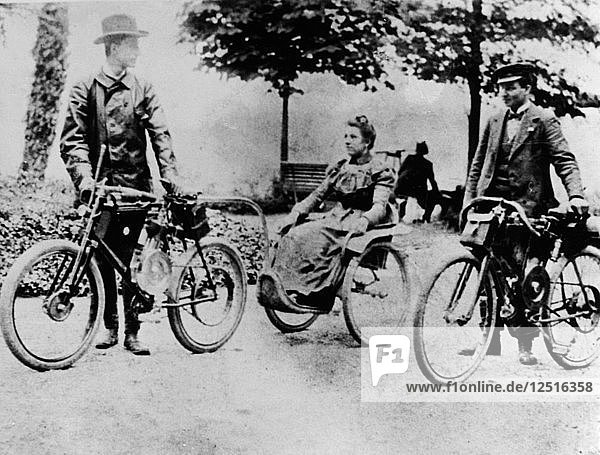 Der Marquis Carcano und Carlo Maserati in Anzano del Parco  1898. Künstler: Unbekannt
