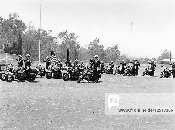 Eine Polizeistreife mit ihren Harley-Davidsons  Amerika. Künstler: Unbekannt