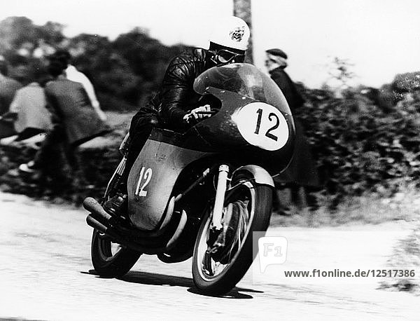 John Hartle winning the Isle of Man Junior TT  on an MV Agusta  1960. Artist: Unknown
