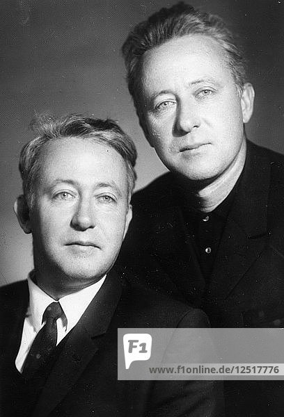 Roy Medvedev (1925- )  und Zhores Medvedev (1925- )  sowjetische Historiker. Künstler: Unbekannt