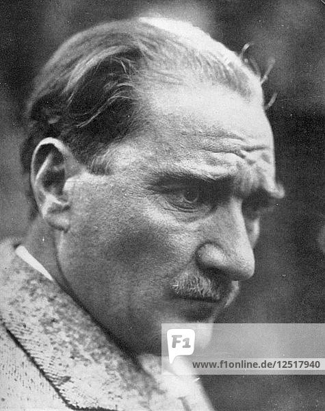 Kemal Atatürk (1881-1938)  Begründer der modernen Türkei. Künstler: Unbekannt