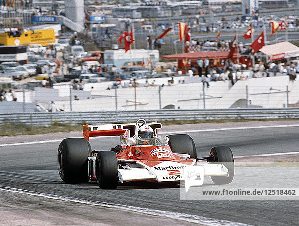 Jochen Mass auf einem McLaren-Cosworth M23  Großer Preis von Spanien  Jarama  Spanien  1977. Künstler: Unbekannt
