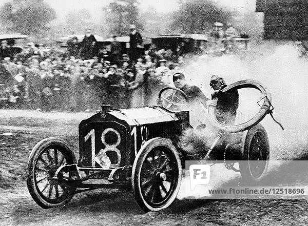Duray driving a De Dietrich in the Vanderbilt Cup  Long Island  NY  USA  1906. Artist: Unknown