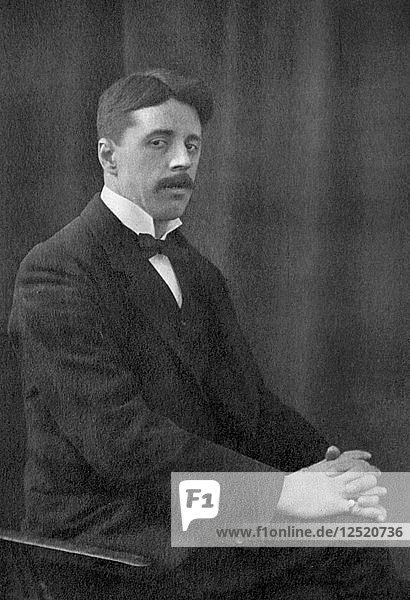 Enoch Arnold Bennett  britischer Romanautor  1911. Künstler: Unbekannt