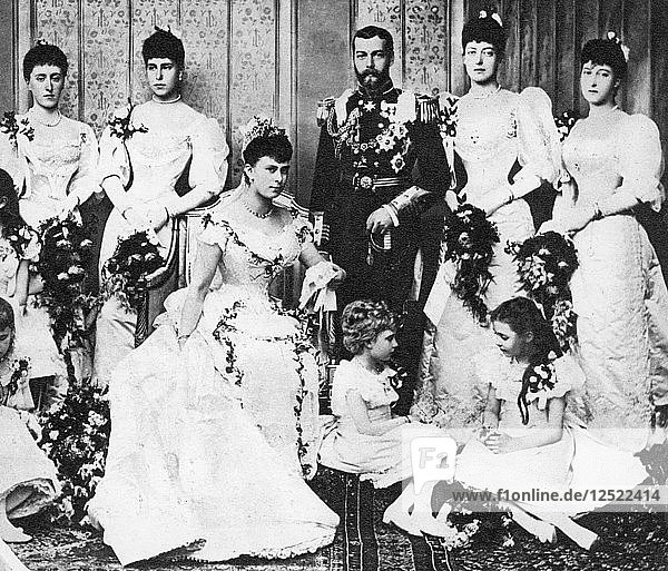 Die Hochzeitsgruppe von König Georg und Königin Mary  6. Juli 1893. Künstler: Unbekannt