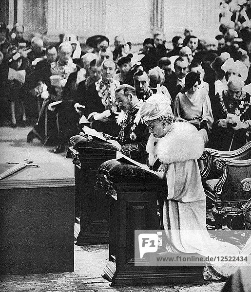 König Georg V. und Königin Mary in der St.-Pauls-Kathedrale  Dankgottesdienst zum Silberjubiläum  1935. Künstler: Unbekannt
