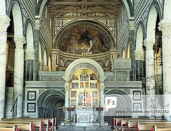Innenraum der Basilika von San Miniato al Monte  Florenz  Italien