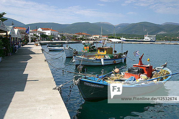 Boote im Hafen von Sami  Kefalonia  Griechenland