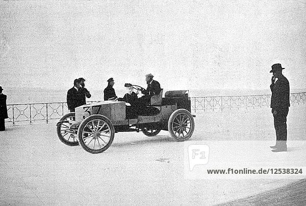 Hubert le Blon  in seinem Gardner-Serpollet-Dampfwagen  Nizza  1903. Künstler: Unbekannt