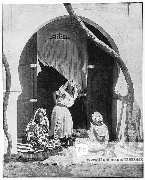 Gruppe von Frauen  Algerien  Afrika  Ende des 19. Jahrhunderts. Künstler: John L. Stoddard