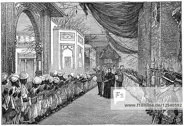 Besuch der Königin bei der Eröffnung der Indian and Colonial Exhibition  London  1886  (1900). Künstler: Unbekannt