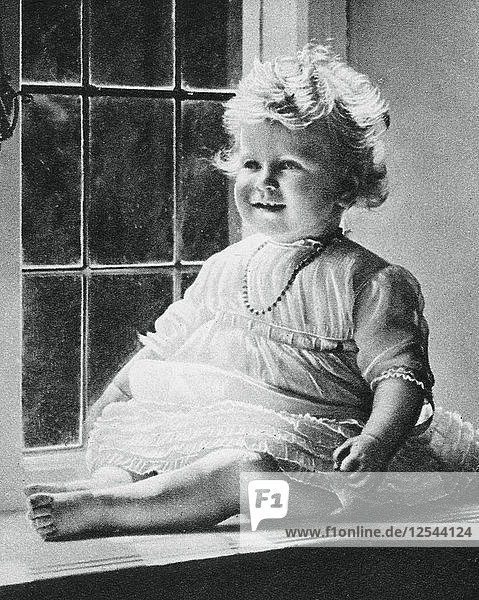 Prinzessin Elizabeth in St. Pauls Walden Bury  1927  (1937). Künstler: Unbekannt