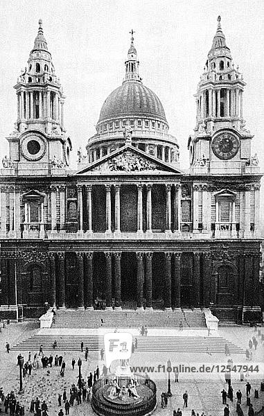 St Pauls Cathedral  London  early 20th century. Artist: Unknown