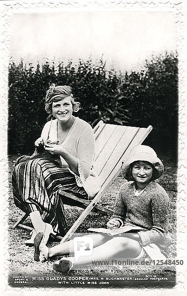 Gladys Cooper (1888-1971)  englische Schauspielerin  mit ihrer Tochter Joan  Anfang des 20. Jahrhunderts: Sport & Allgemein