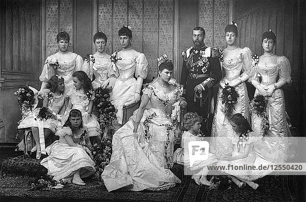 Der Herzog und die Herzogin von York mit Brautjungfern  1893 Künstler: W&D Downey