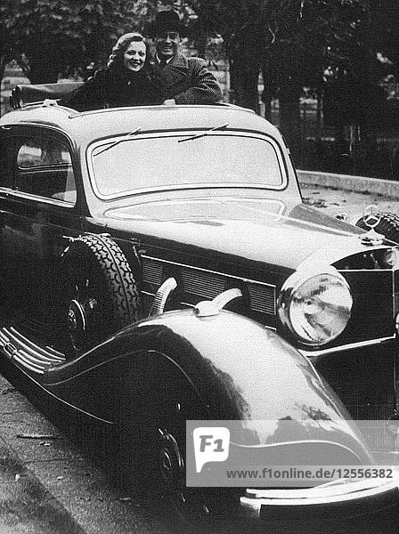 Mercedes-Benz Auto  um 1930. Künstler: Unbekannt