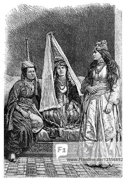 Drusische Prinzessin und Dame aus dem Libanon  1895. Künstler: Unbekannt