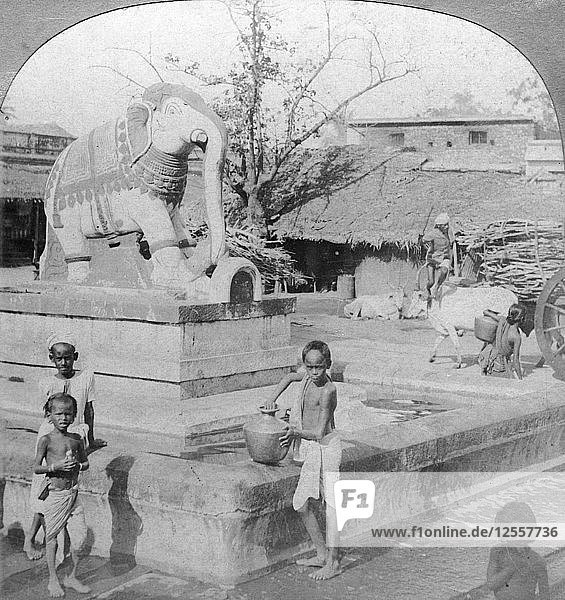 Ein Elefantenbrunnen  Madura  Indien  1901.Künstler: BL Singley