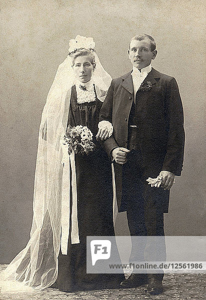 Brautpaar  Landskrona  Schweden  1910. Künstler: Unbekannt