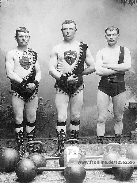 Strongmen im Thule Athletic Club  Trelleborg  Schweden  1898. Künstler: Unbekannt