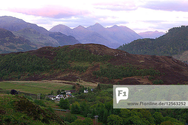 Blick nach Osten von Kyle of Lochalsh  Highland  Schottland.