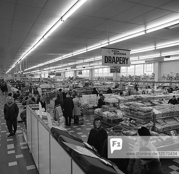 Der ASDA-Supermarkt in Rotherham  South Yorkshire  1969. Künstler: Michael Walters
