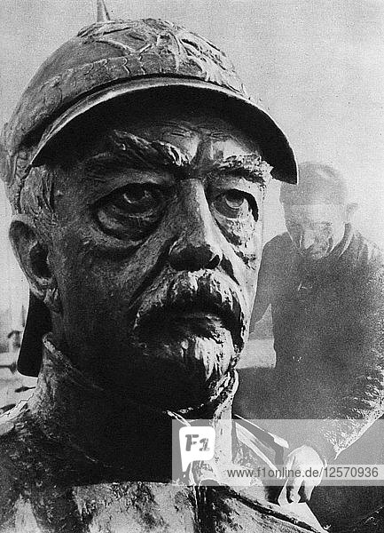 Skulptur von Otto von Bismarck  preußischer Staatsmann des 19. Jahrhunderts  1937  Künstler: Wide World Photos