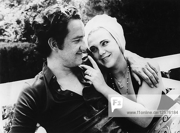 Der italienische Filmproduzent Pier A Caminnecci und die schwedische Schauspielerin Pia Degermark  1971. Künstler: Unbekannt